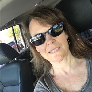 Meet your Posher, Deirdra